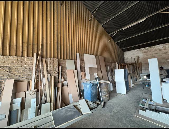 120M² WAREHOUSE TO LET IN SPARTAN